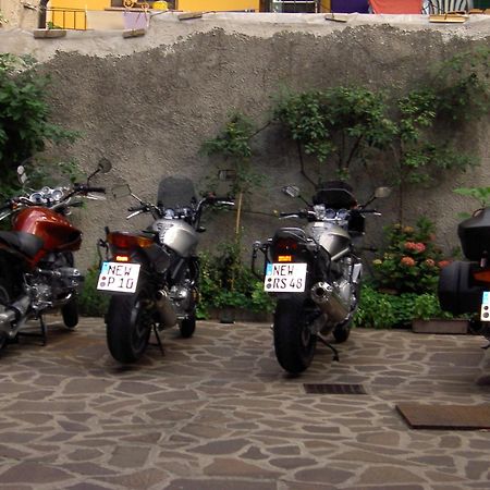 Hotel Doria Nago-Torbole Bagian luar foto
