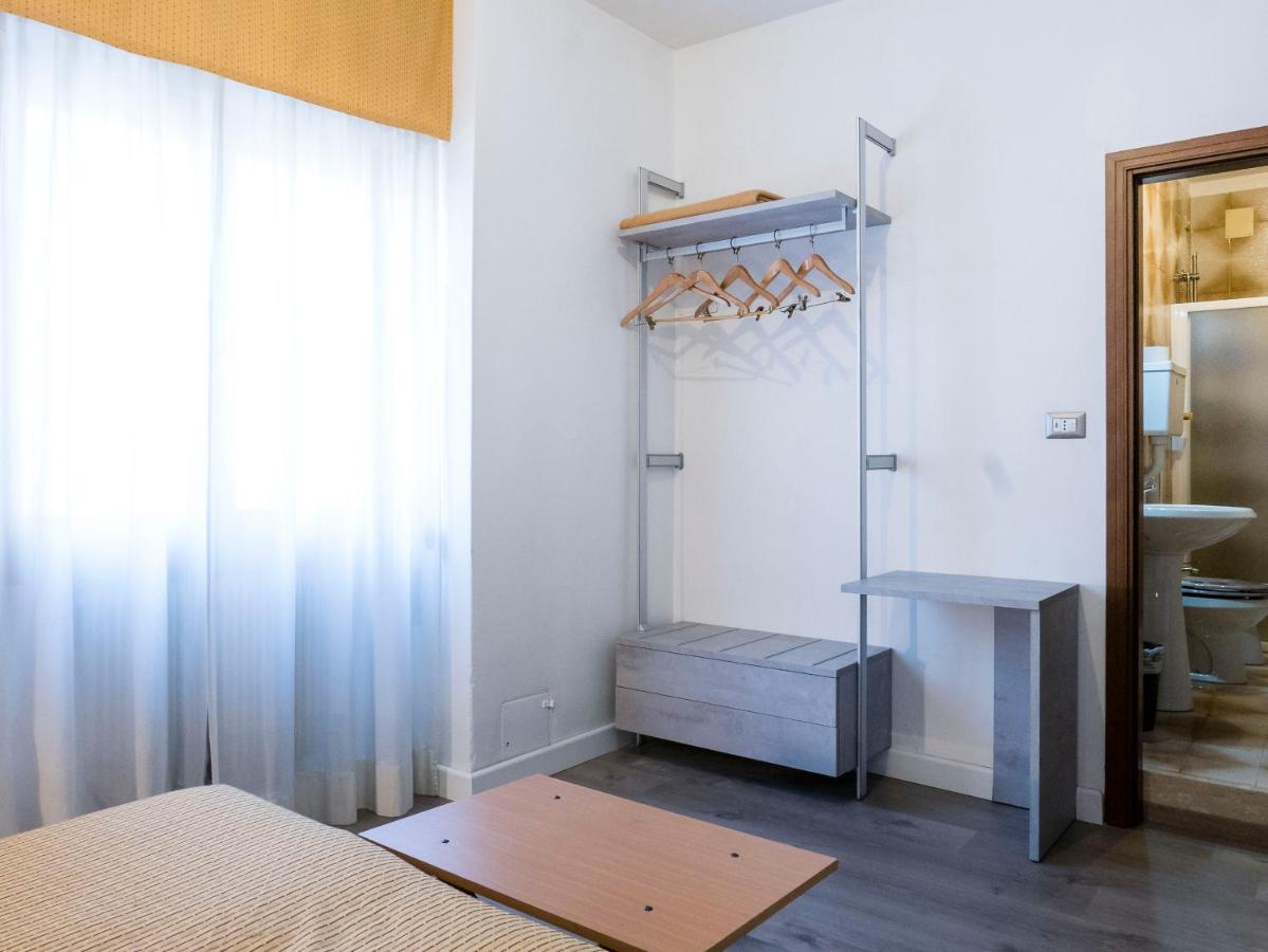 Hotel Doria Nago-Torbole Bagian luar foto