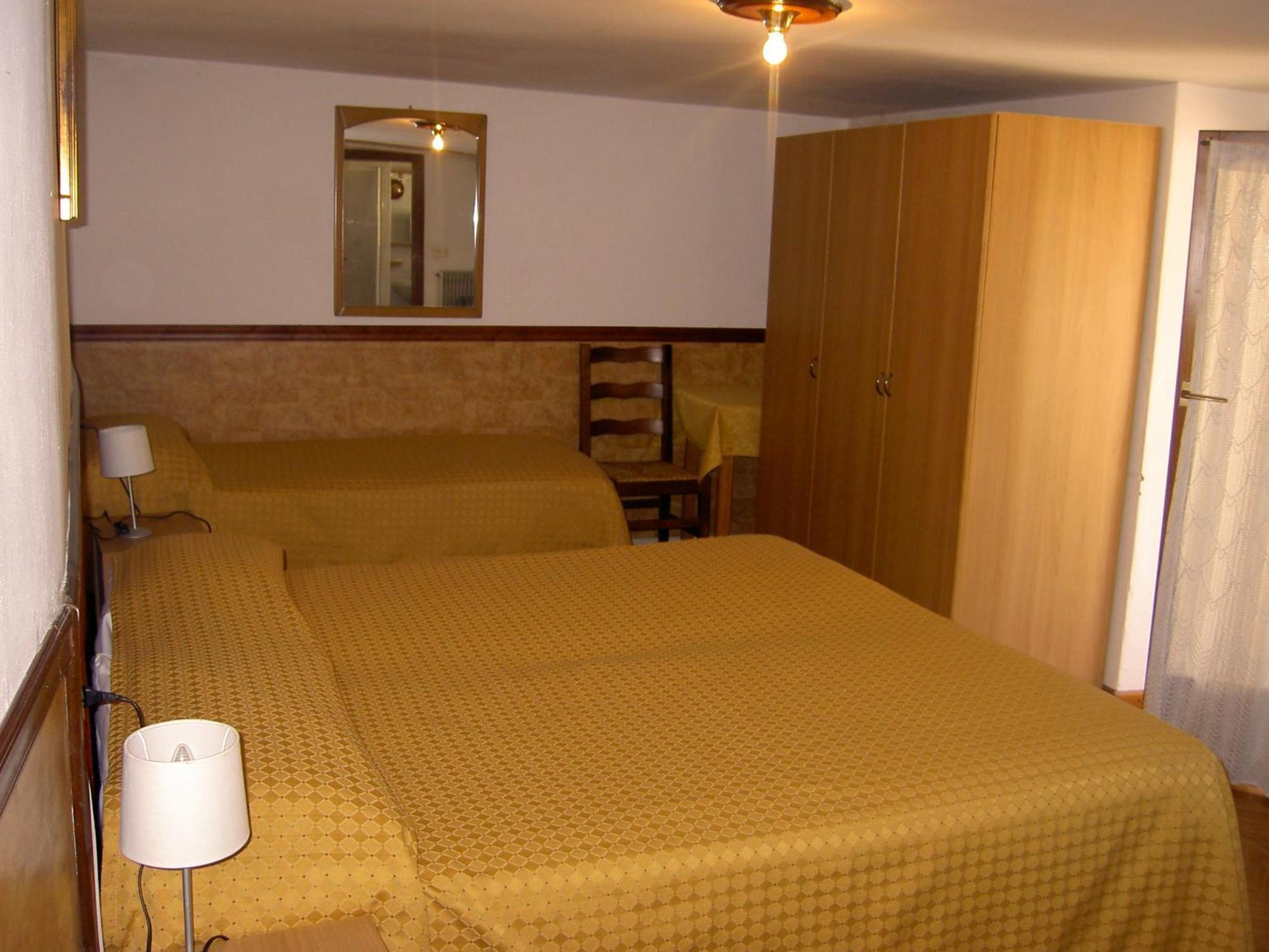 Hotel Doria Nago-Torbole Bagian luar foto