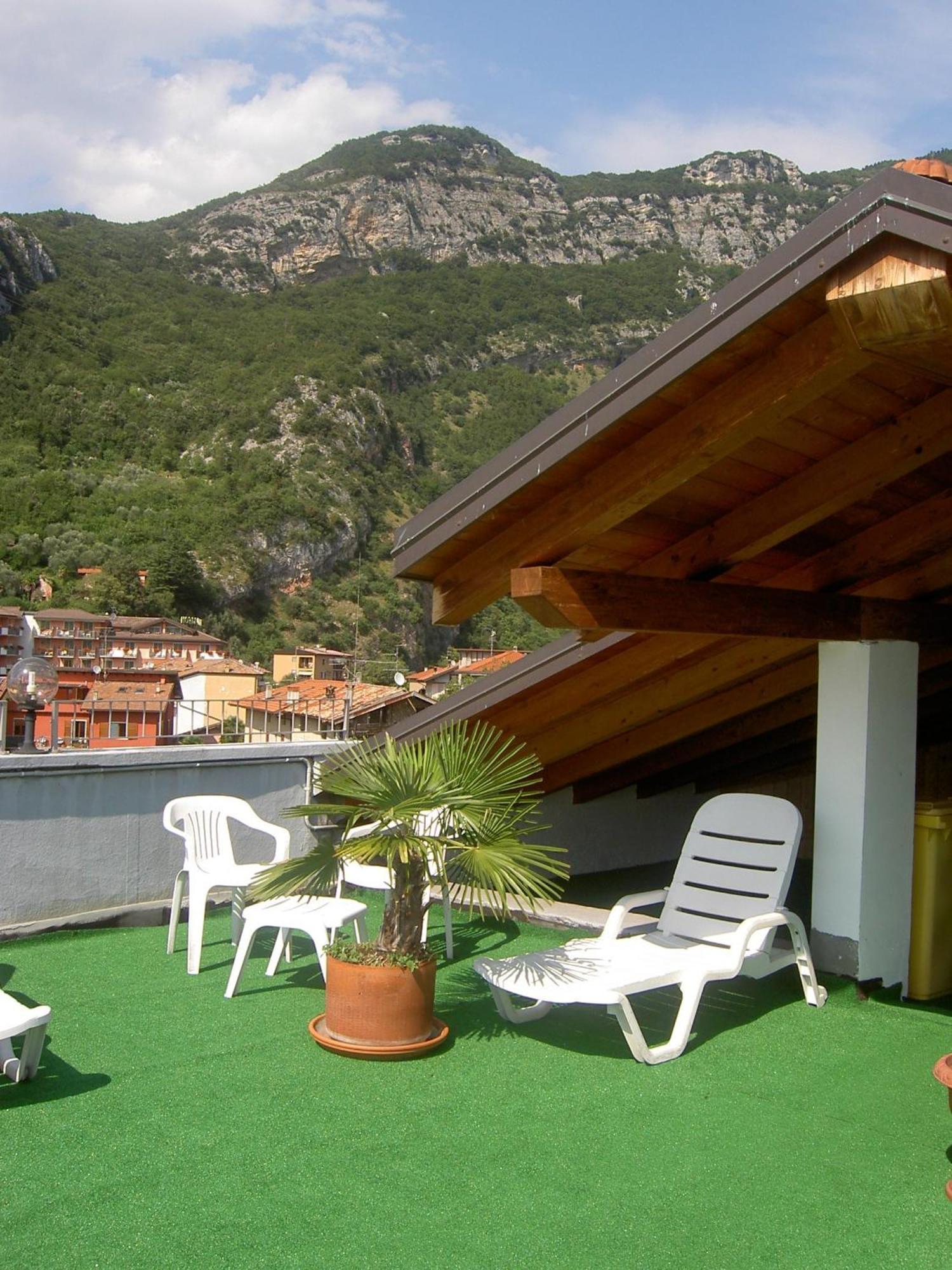 Hotel Doria Nago-Torbole Bagian luar foto