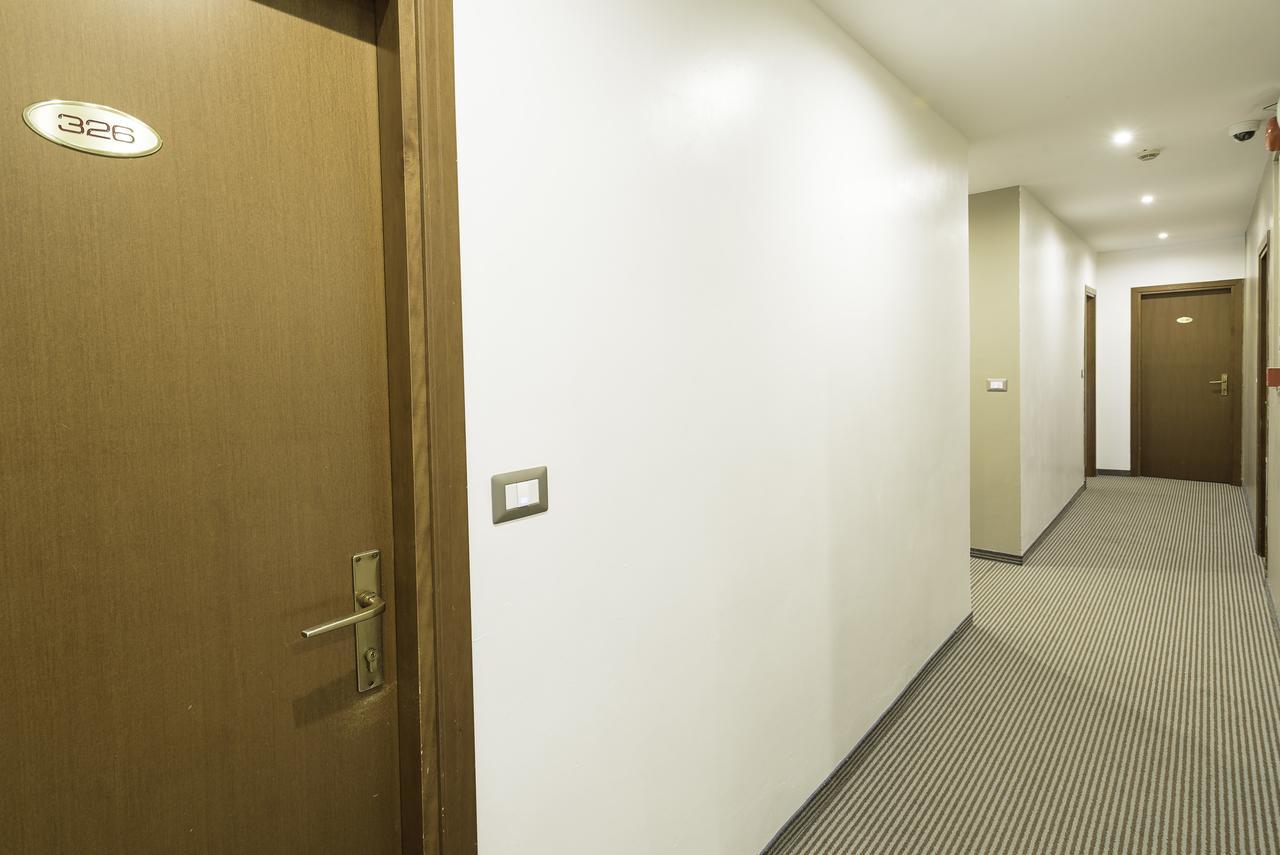 Hotel Doria Nago-Torbole Bagian luar foto