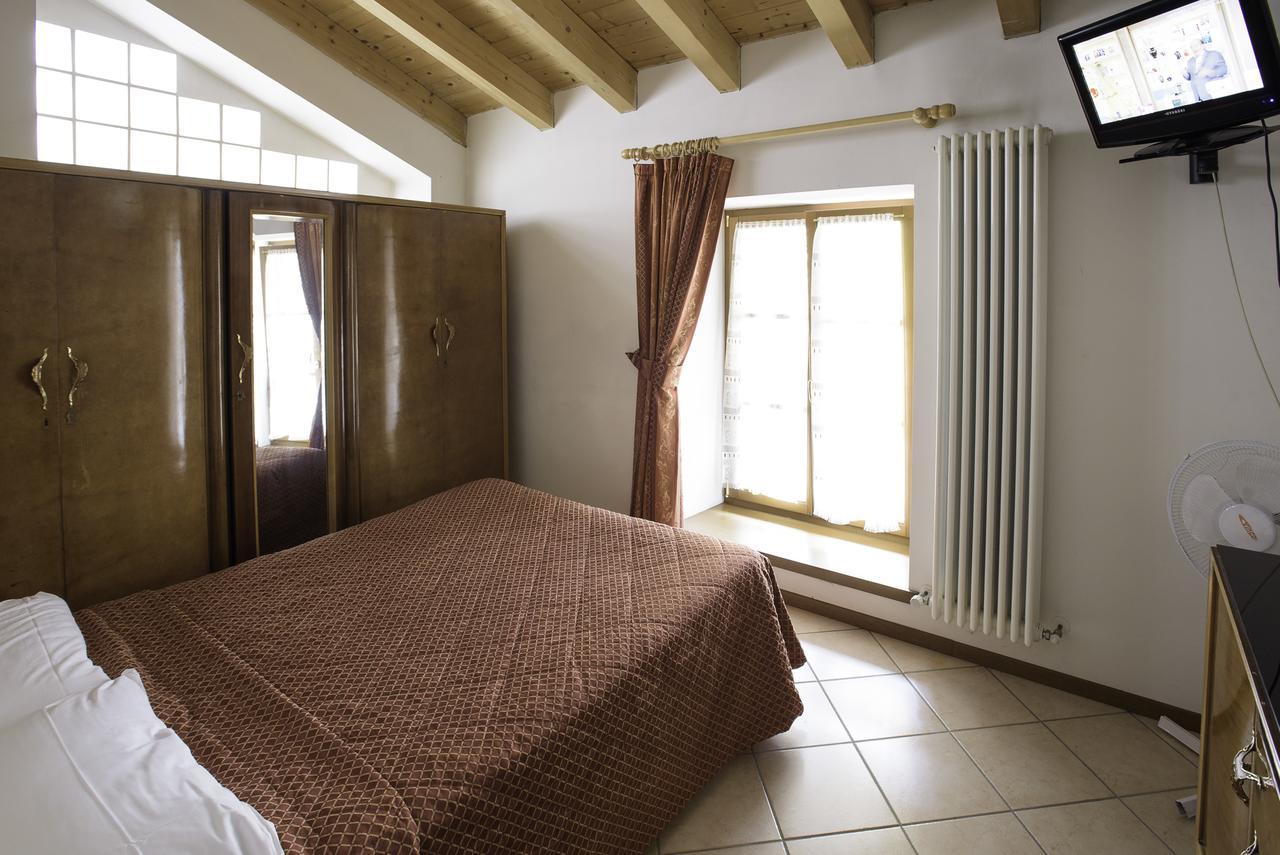 Hotel Doria Nago-Torbole Bagian luar foto