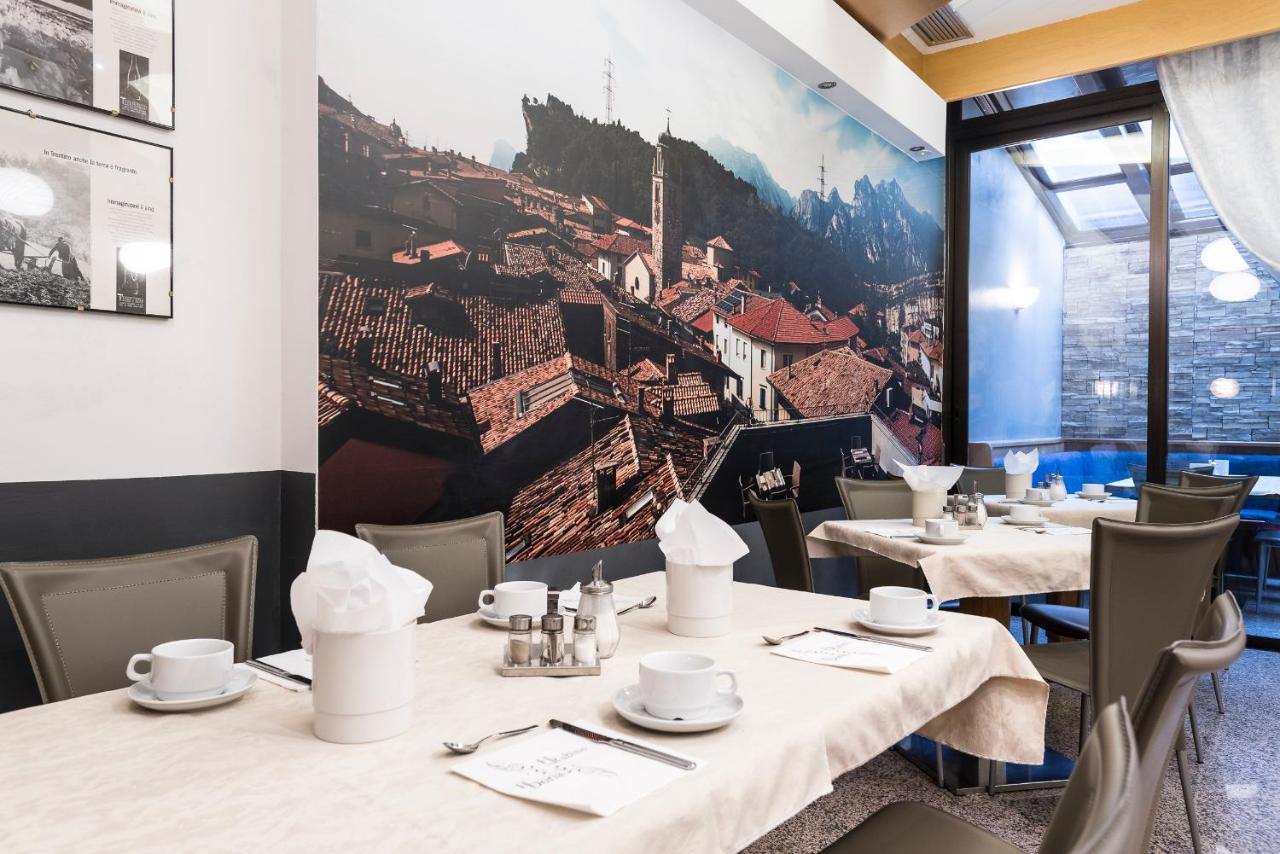 Hotel Doria Nago-Torbole Bagian luar foto